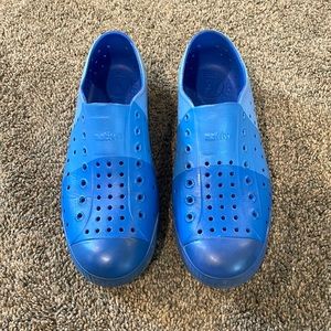 Native Crayola Jefferson blue shoes